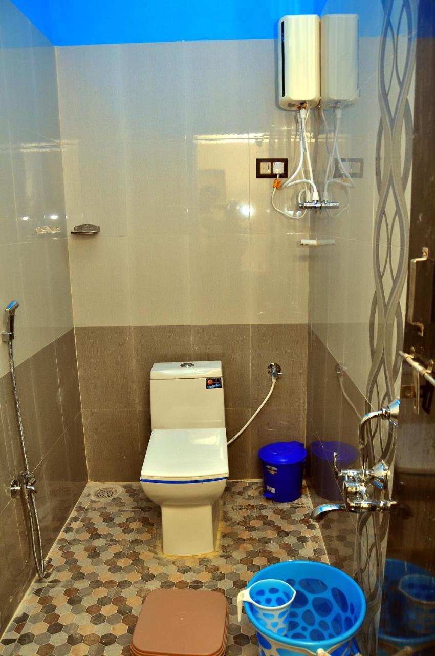Royal Homestay New האמפי מראה חיצוני תמונה
